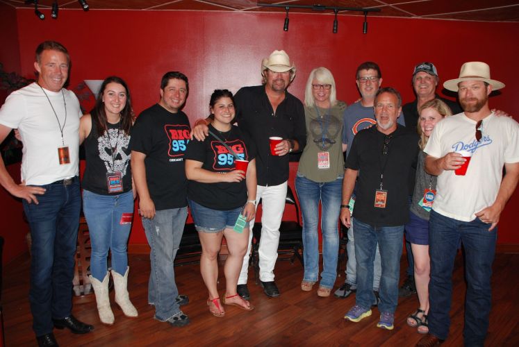 Show Dog-Universal, Toby Keith, Chicago, Good Times and Pick Up Lines, WEBG, WUSN