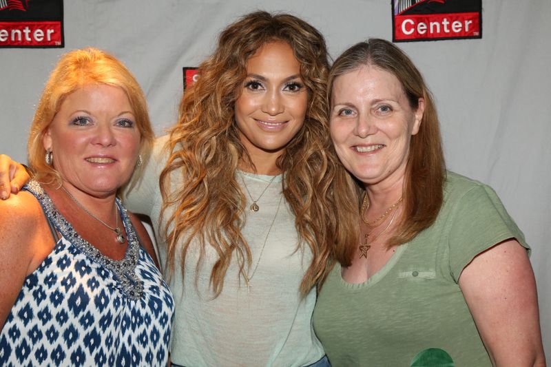 J-Lo with All Access' Ria Denver and her sister