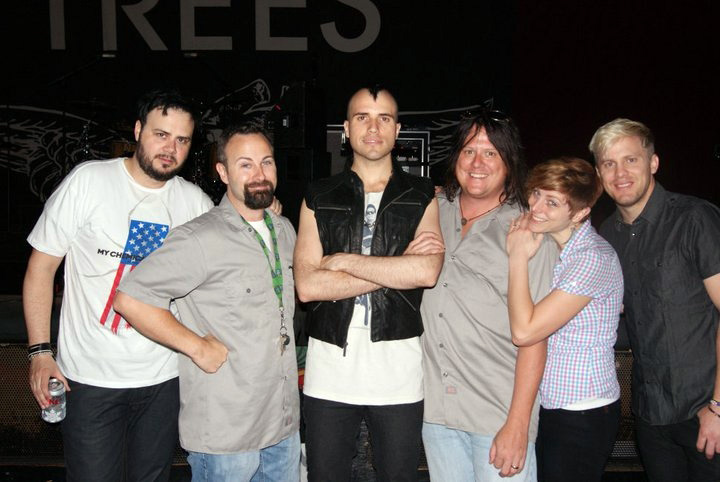 WKZQ/Myrtle Beach staffers hang with Neon Trees