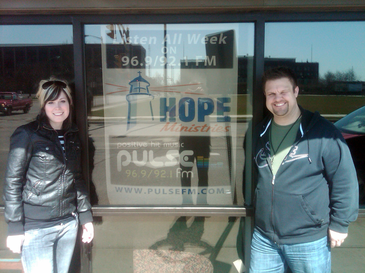 Vicky Beeching with WHPZ/South Bend, IN at HOPE homeless shelter