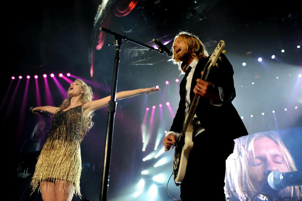 Switchfoot's Jon Foreman joined Taylor Swift on stage	