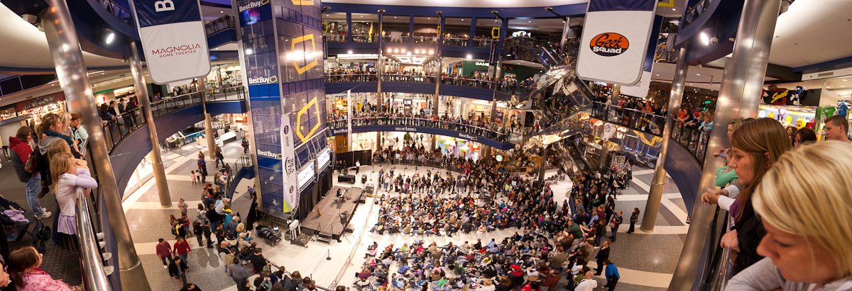 Heather Williams performs at Mall of America