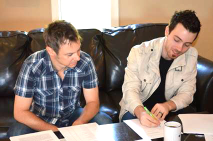 Seth Mosley signs with Centricity Music Publishing