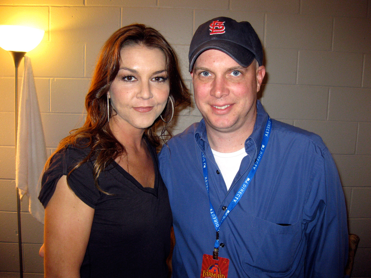 Gretchen Wilson hangs with WIL/St. Louis