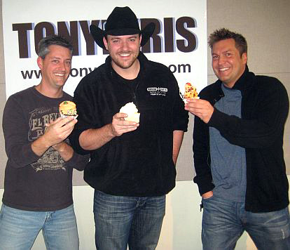 Tony & Kris welcome Chris Young