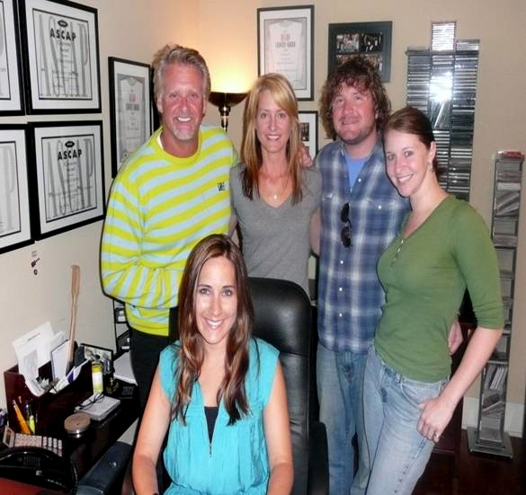 Kelly Archer signs with Combustion Music
