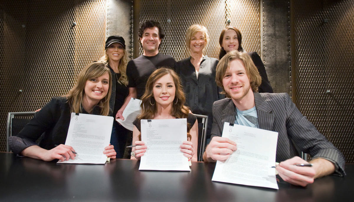 Edens Edge signs with Big Machine Records