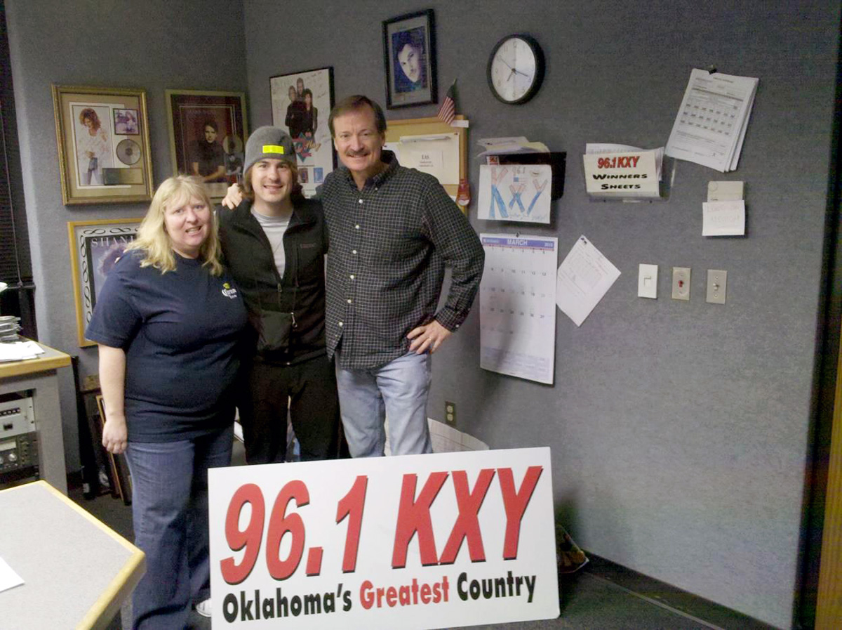 Jimmy Wayne stops by KXXY/Oklahoma City