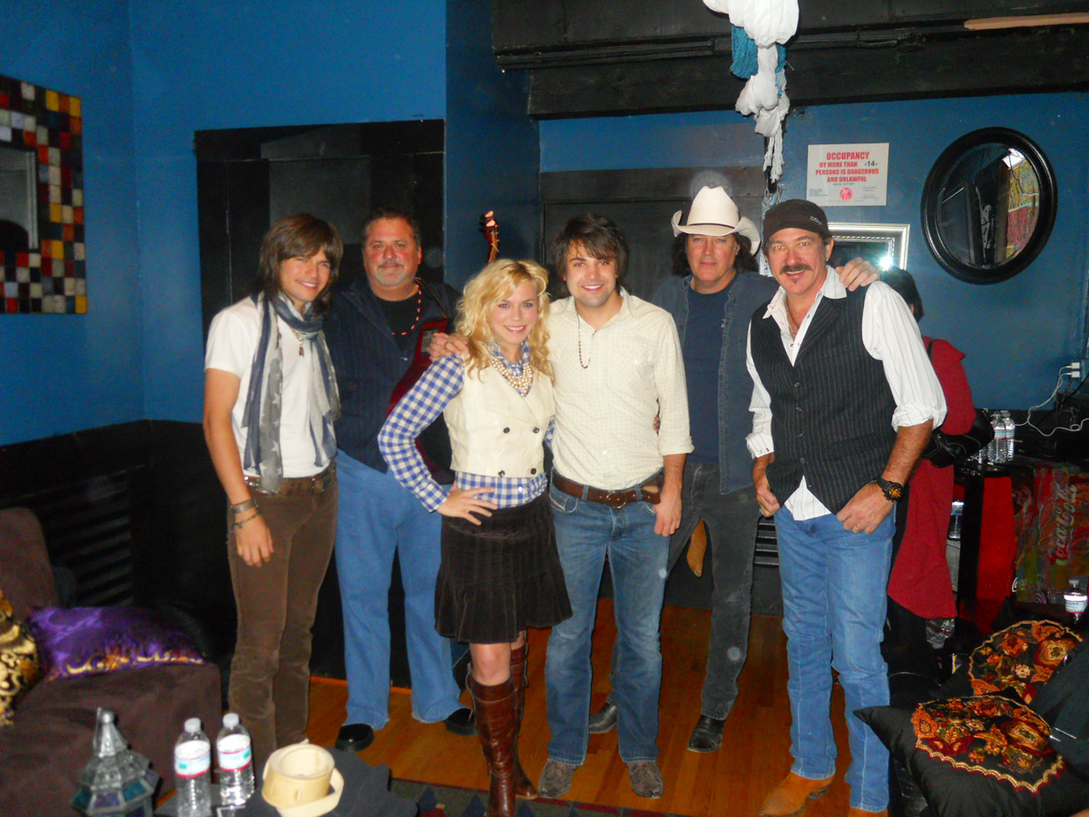 The Band Perry hangs with Kix Brooks