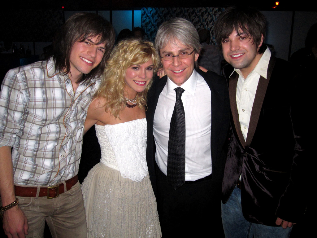The Band Perry hangs with Republic Nashville Pres. Jimmy Harnen