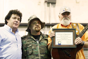Marty Raybon presents Charlie Daniels with Patriot Award