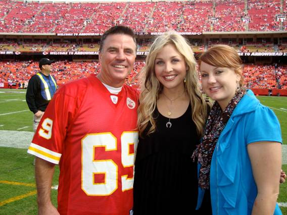 Sunny Sweeney hangs out at Kansas City Chiefs game