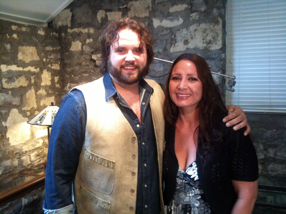 Country Vibe welcomes Randy Houser