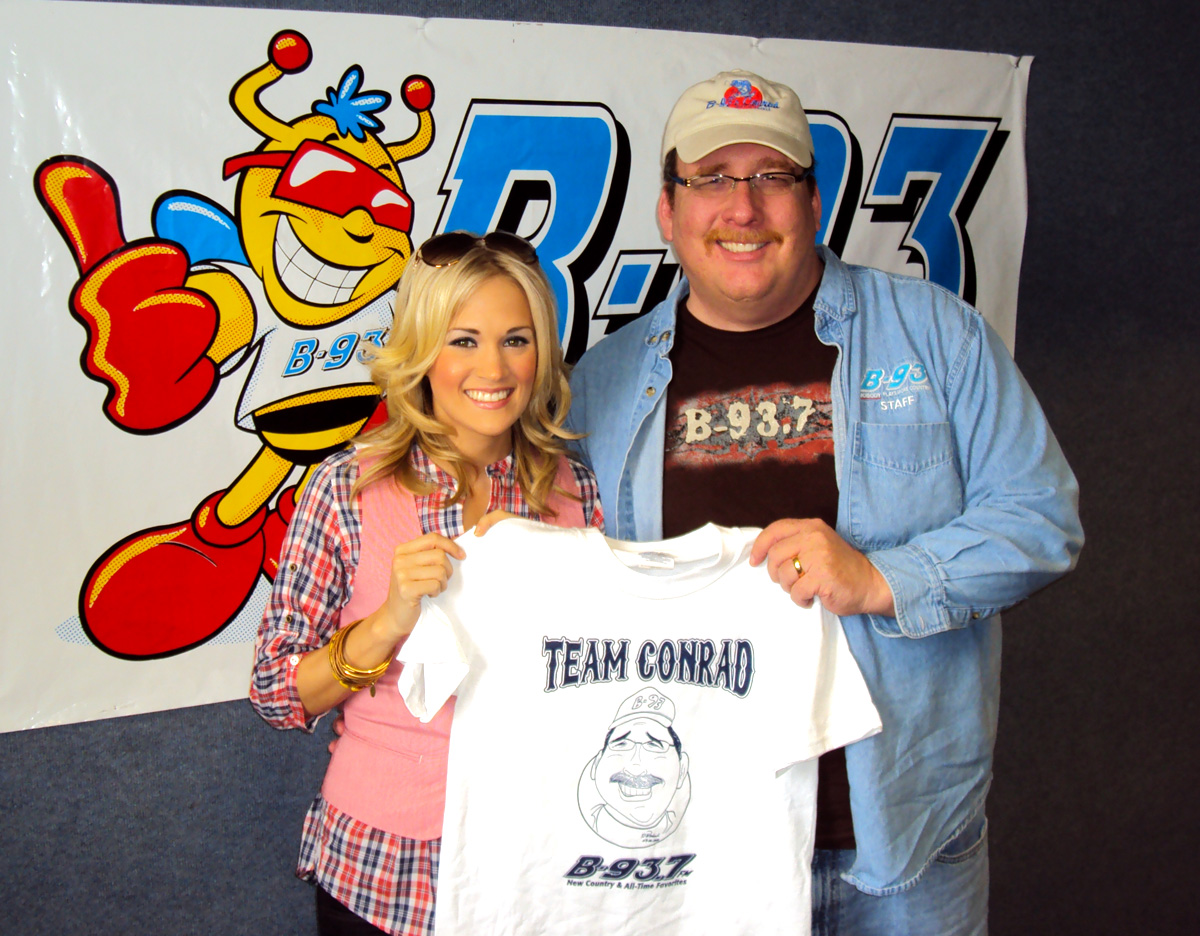 Carrie Underwood visits WBCT/Grand Rapids