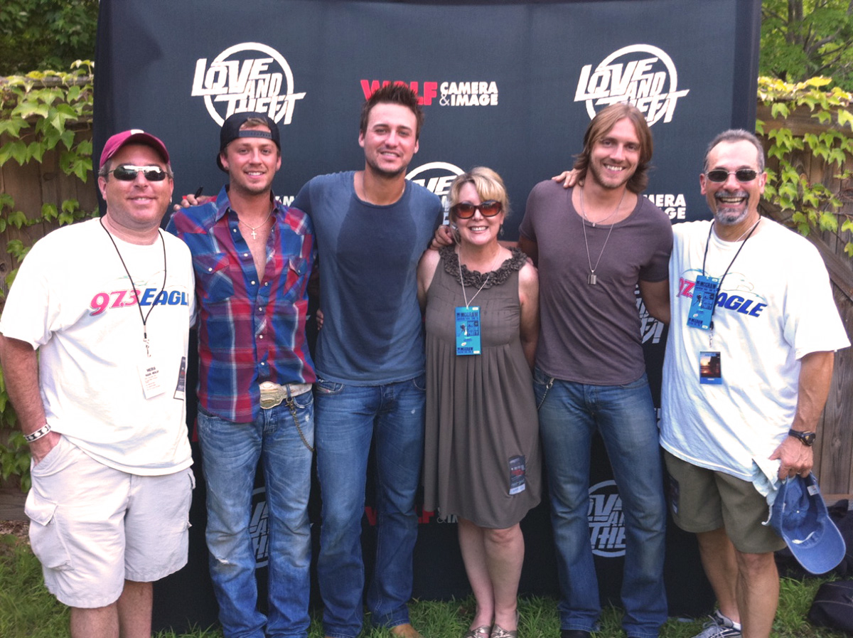 Love and Theft hangs with WGH/Norfolk-Virginia Beach staffers