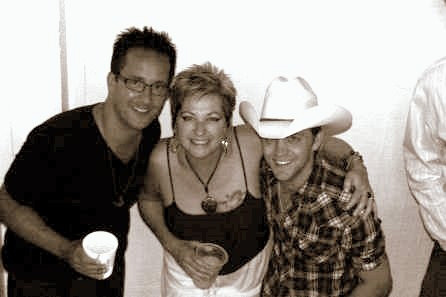 Justin Moore hangs with WMAD staffers