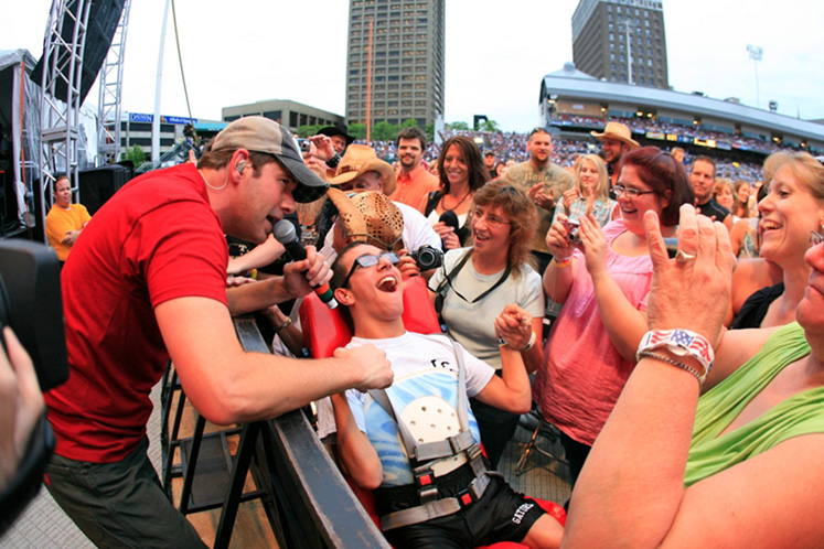 Rodney Atkins performs at WYRK/Buffalo's Taste Of Country