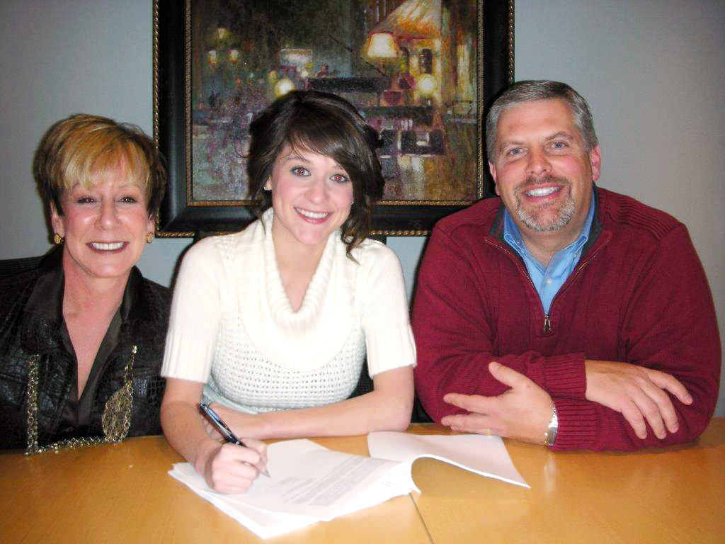 Courtney Cole signs with Black River Music