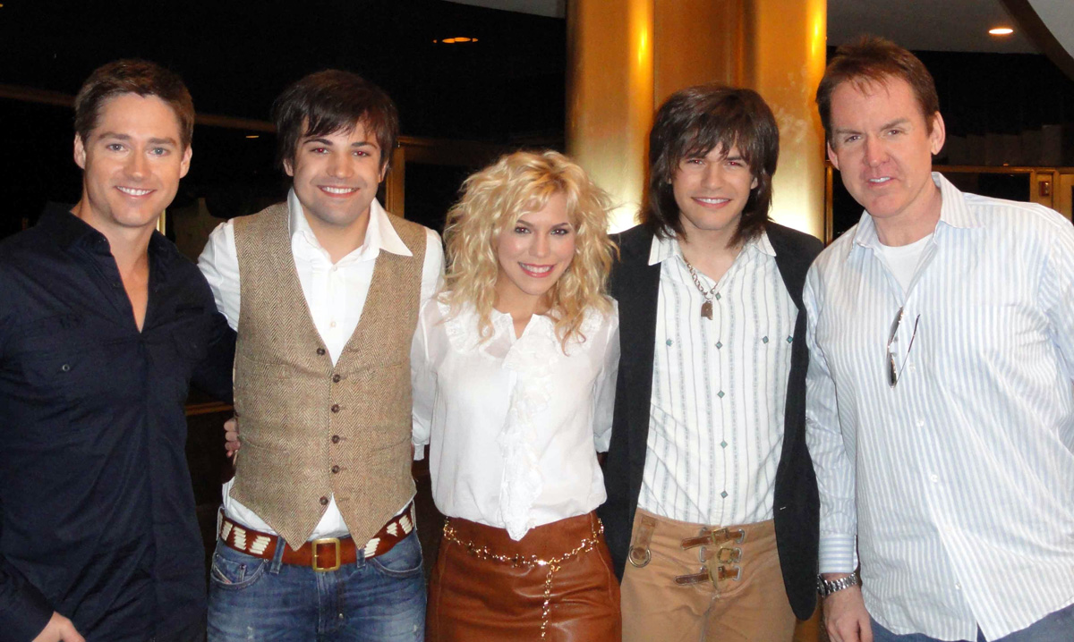 CMT's Evan Farmer hangs with The Band Perry