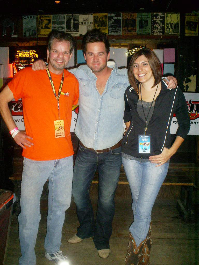 David Nail hangs with KMXN's Kyle Kristofer and Amber Lee