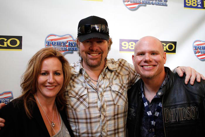 Toby Keith celebrates opening of I Love This Bar & Grill