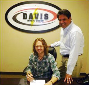 Mike Ulvila signs with Davis Music Group