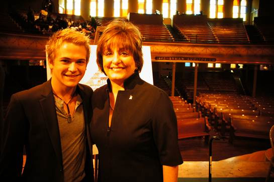 Hunter Hayes at unveiling of "Music Makes Us"