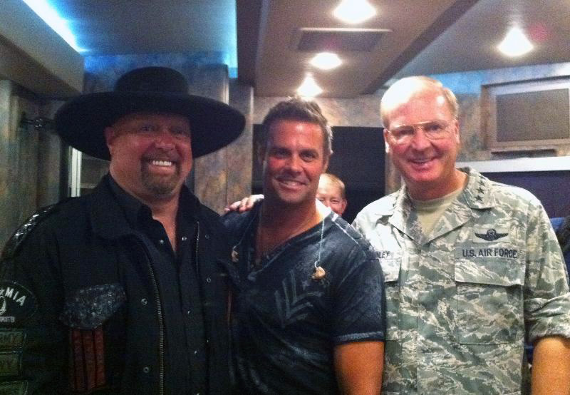 Montgomery Gentry performed a USO concert 