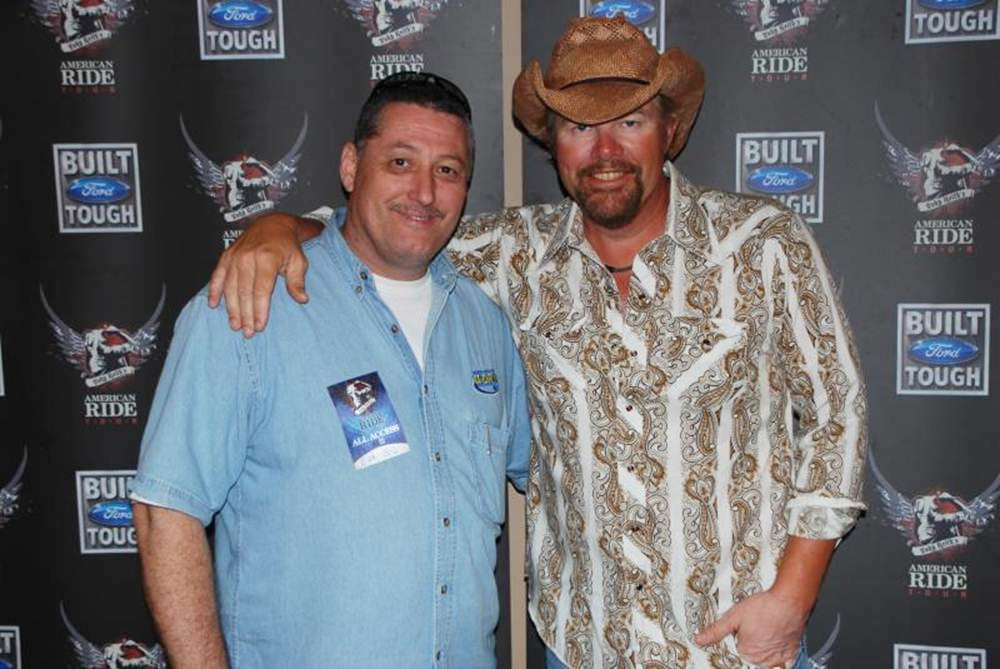 Toby Keith with WDRM at Redstone Arsenal MWR