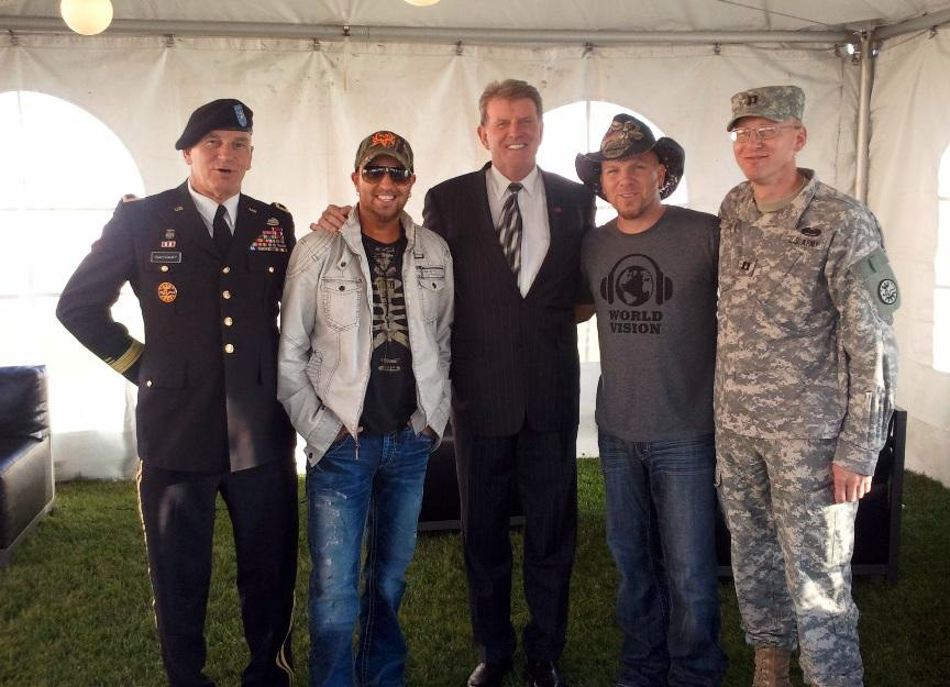LoCash Cowboys help welcome home National Guard unit