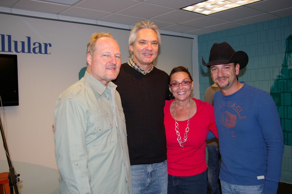 Craig Campbell stops by WMIL/Milwaukee