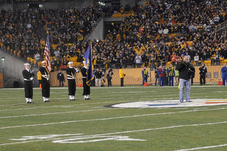Chris Cagle sings anthem at Heinz Field