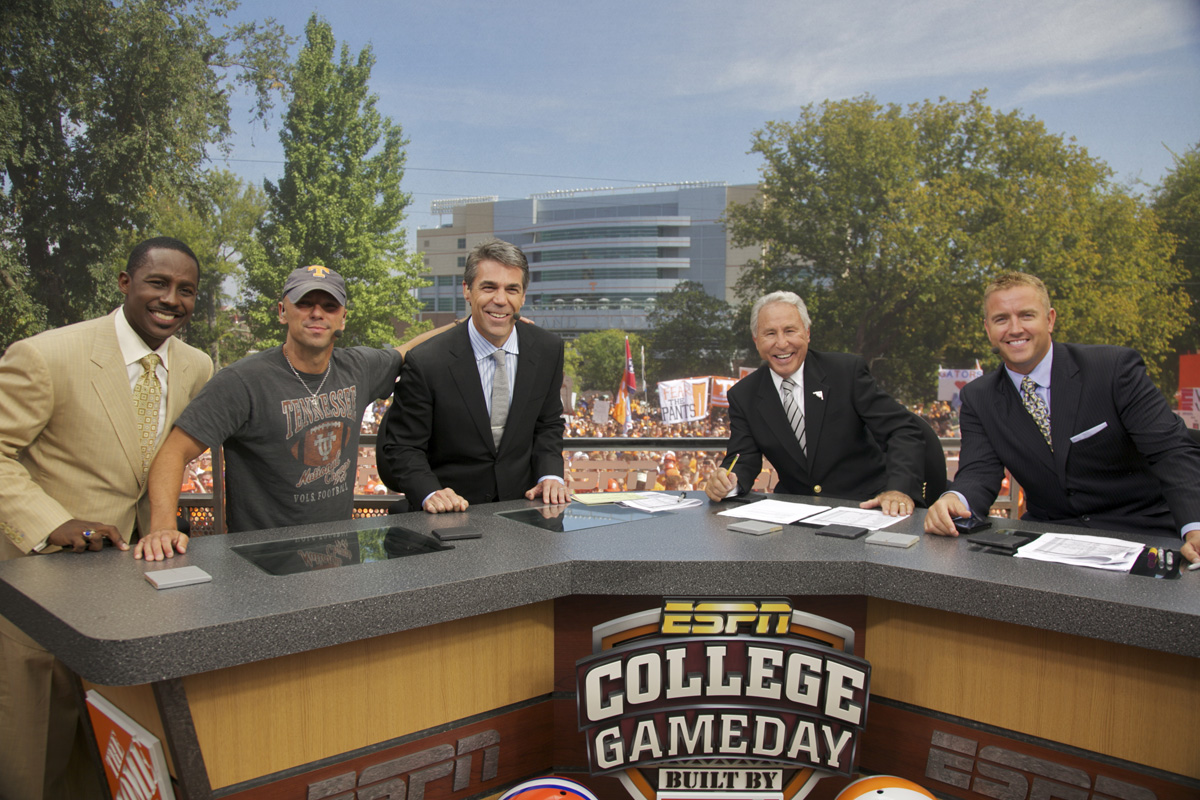 Kenny Chesney stops by ESPN's "College Game Day"