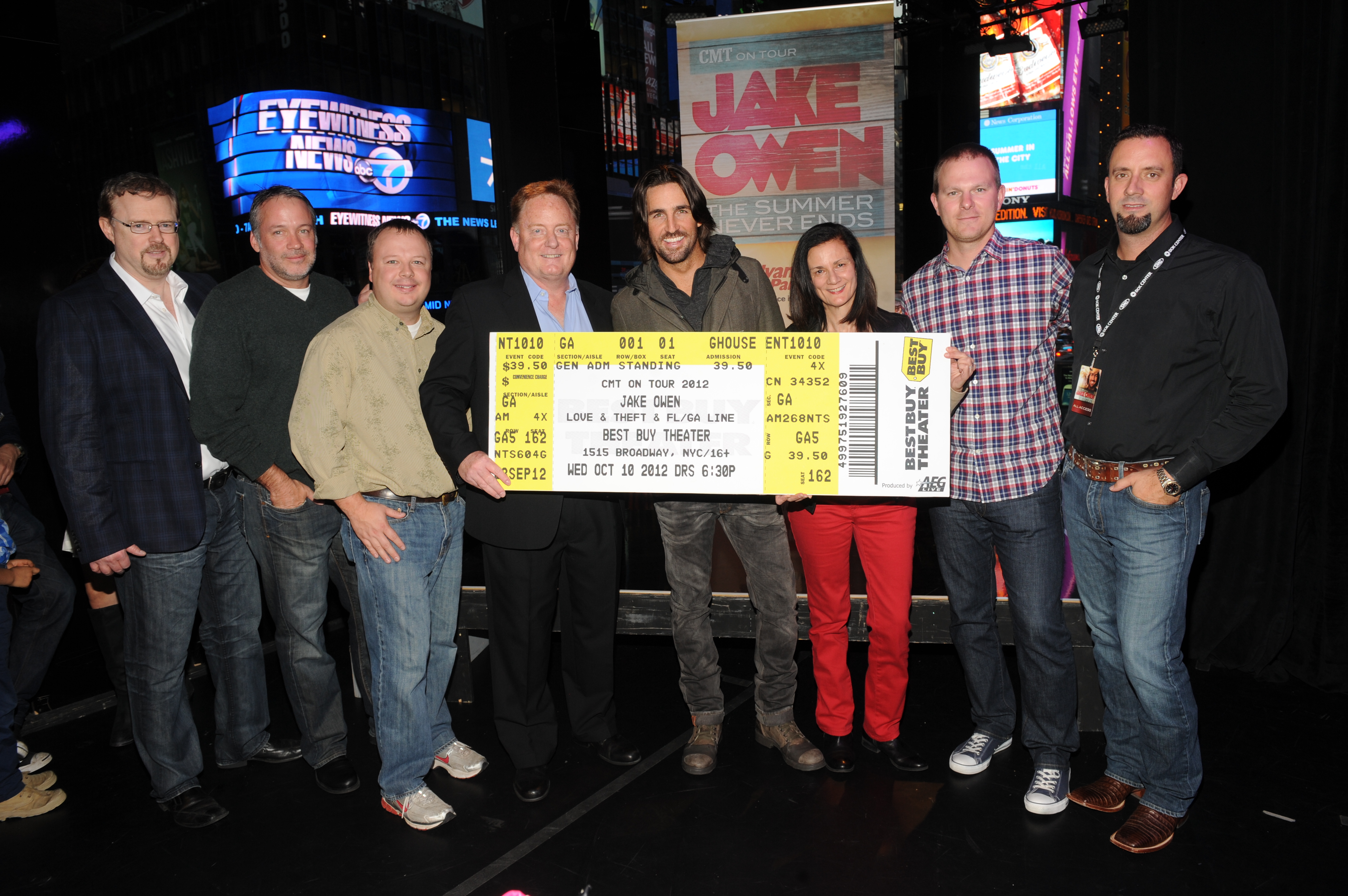 Jake Owen sells out opening night in NYC