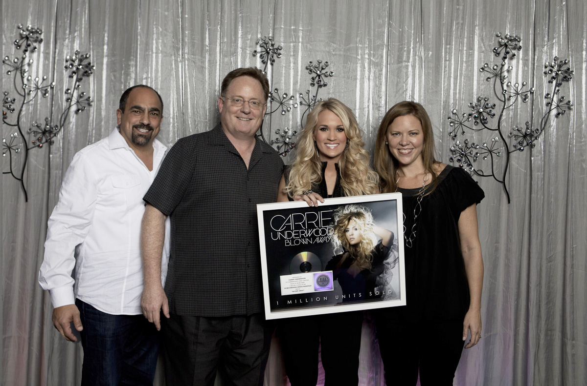 Carrie Underwood celebrates platinum