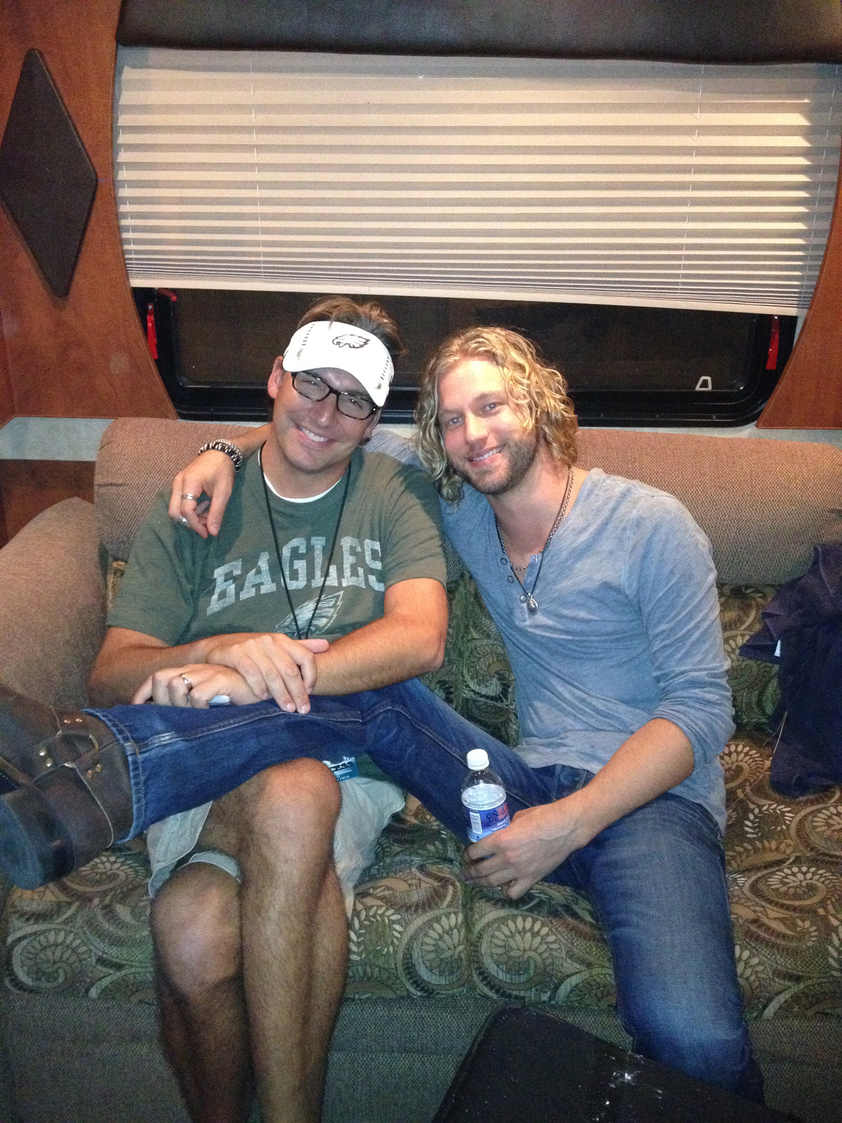 Casey James hangs with WGTY'S Scott Donato