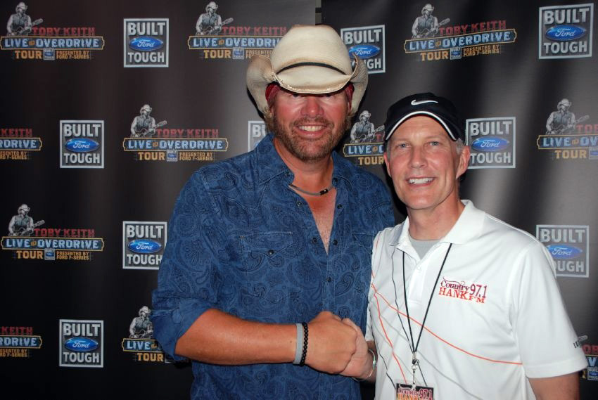 Toby Keith hangs with WLHK'S Bob Richards
