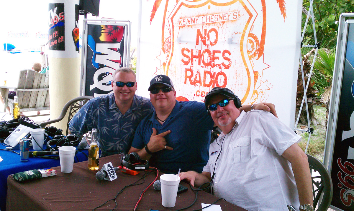 WQYK hangs at Brothers Of The Sun tour