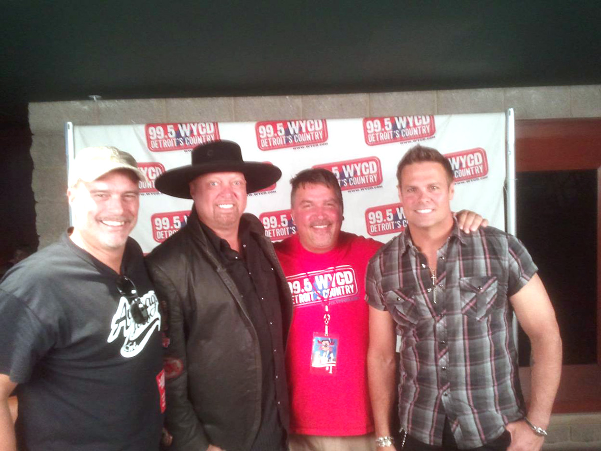 Montgomery Gentry hangs with WYCD's Tim Roberts