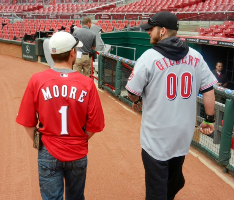 Justin Moore and Brantley Gilbert hang out at Reds game