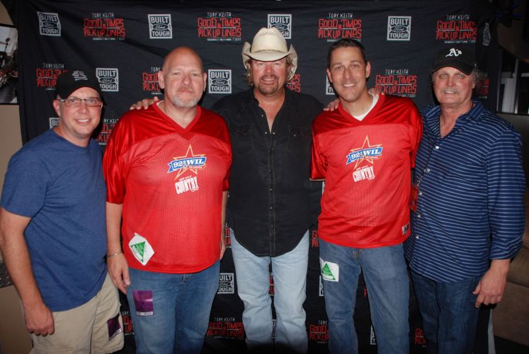Show Dog-Universal, Toby Keith, Patriotic, WIL, St. Louis