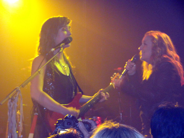 Serena Ryder performs with Melissa 