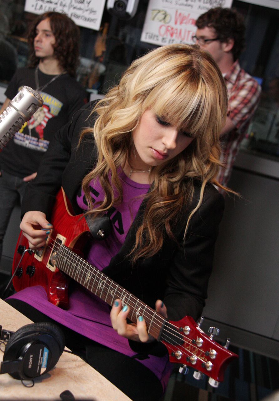 Orianthi performs on The Seacrest Show